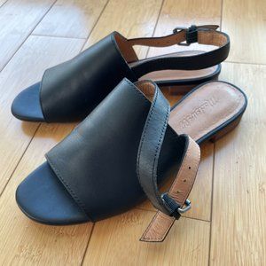 The Noelle Slingback Sandal in Leather, 6 MEDIUM, TRUE BLACK